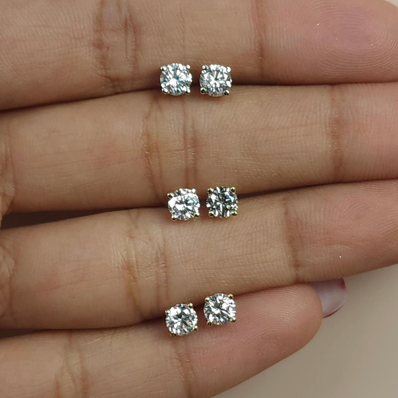 0.25 Ctw Round-Cut Solitaire Stud Earrings in 14K Gold