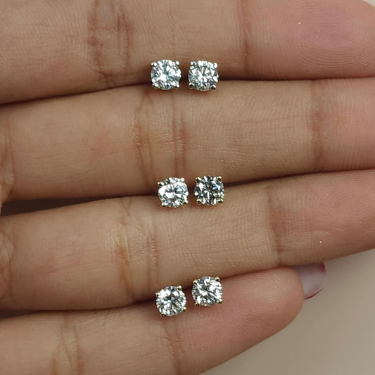 0.25 Ctw Round-Cut Solitaire Stud Earrings in 14K Gold