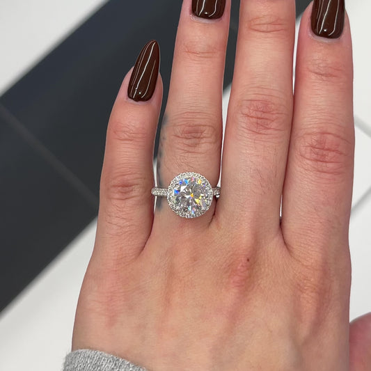 4.0 Ctw Round-Cut Halo Diamond Ring in 14K Gold