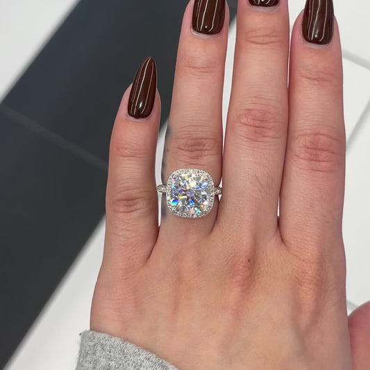 6.0 Ctw Cushion-Cut Diamond Halo Ring in 14K Gold