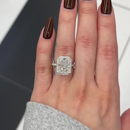6.0 Ctw Radiant-Cut Diamond Halo Ring in 14K Gold