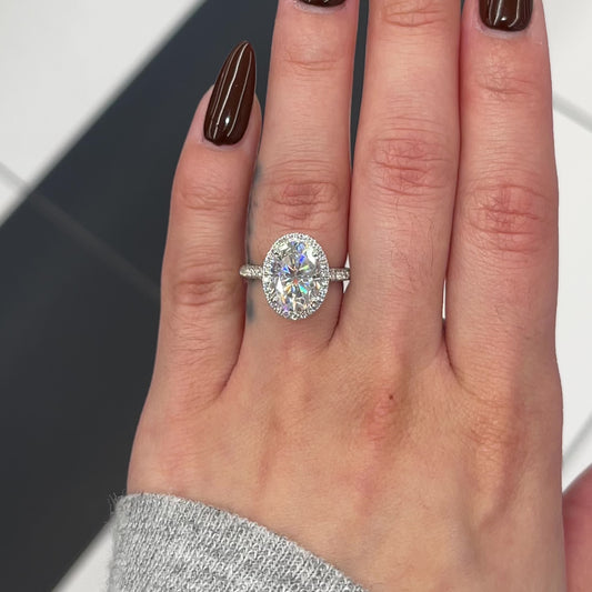 4.0 Ctw Oval-Cut Halo Diamond Ring in 14K Gold