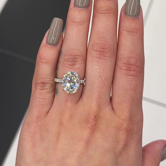 5.5 Ctw Oval-Cut Diamond Ring in 14K Gold