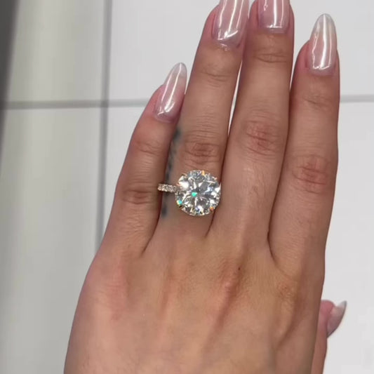 7.5 Ctw Round-Cut Diamond Ring in 14K Gold