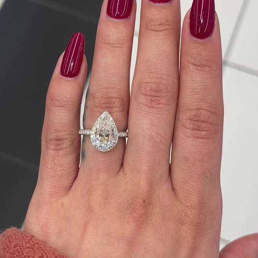 4.0 Ctw Pear-Cut Halo Diamond Ring in 14K Gold