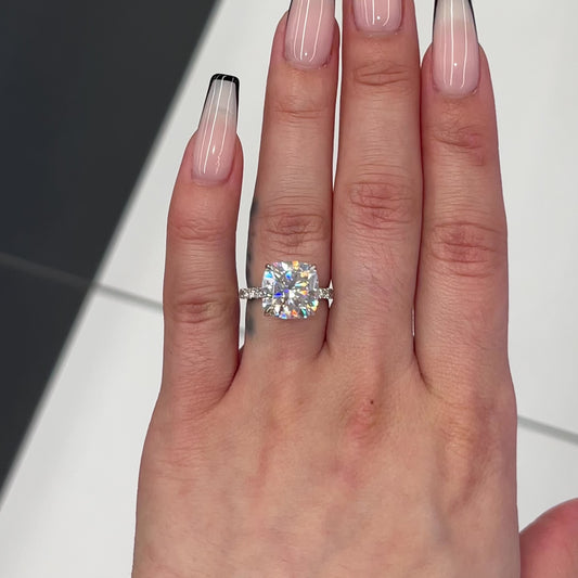 5.5 Ctw Cushion-Cut Diamond Ring in 14K Gold