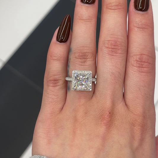 4.0 Ctw Princess-Cut Halo Diamond Ring in 14K Gold