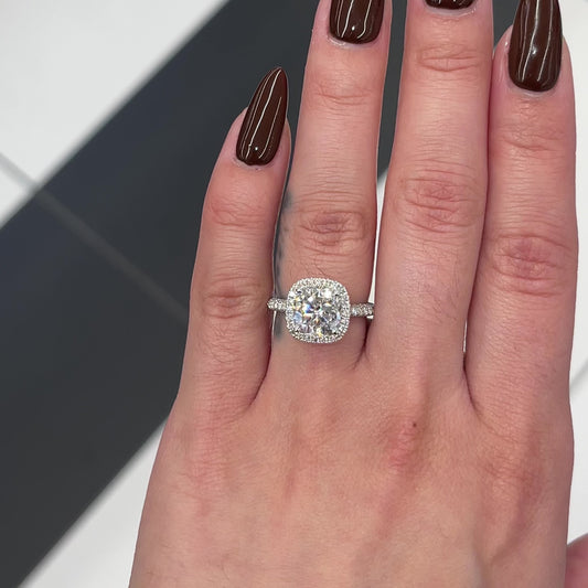 3.0 Ctw Cushion-Cut Halo Diamond Ring in 14K Gold