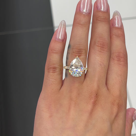 7.5 Ctw Pear-Cut Diamond Ring in 14K Gold